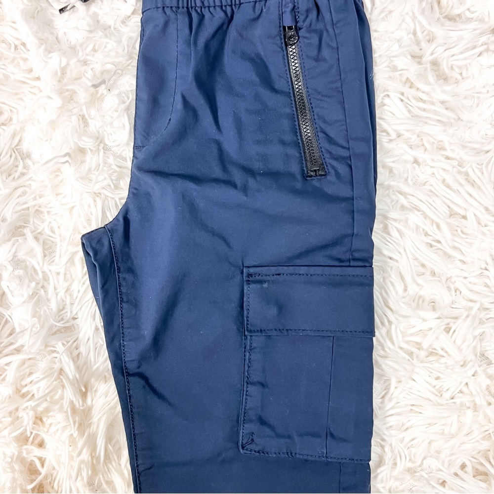 ❌SOLD❌ Old Navy Boys Built-In Flex Tapered Tech Cargo Pants, Size S (6-7) - Picture 7 of 10